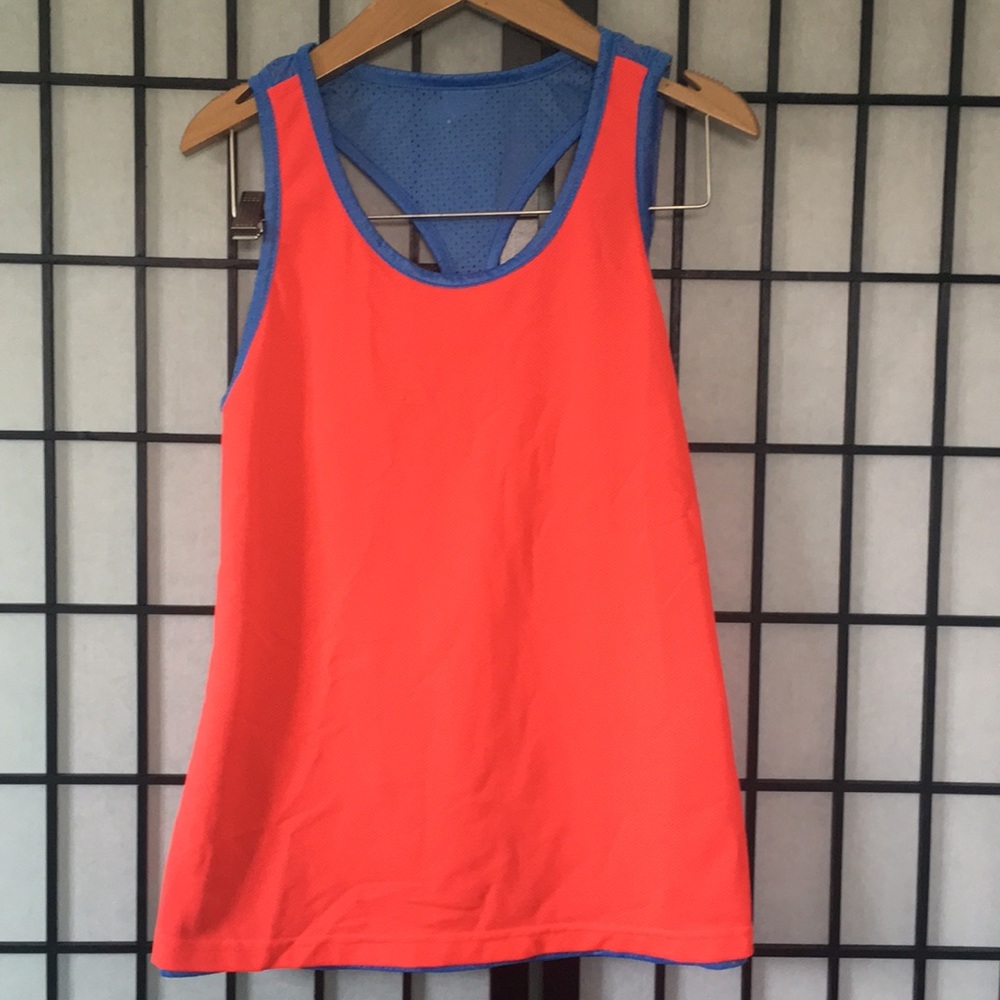 Reversible Workout Tank! 🖤